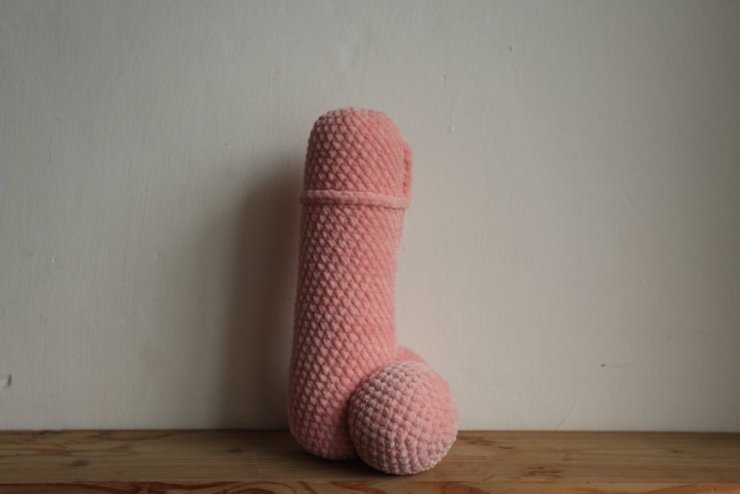 Handmade Crocheted Penis from Chenille Yarn - 10 inch - Barva: lososová