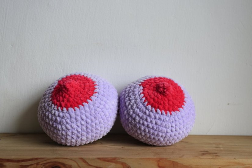 Crocheted Stress-Relief Boobies - Color Therapy at Your Fingertips (1 pair) - Barva: Beige boobs