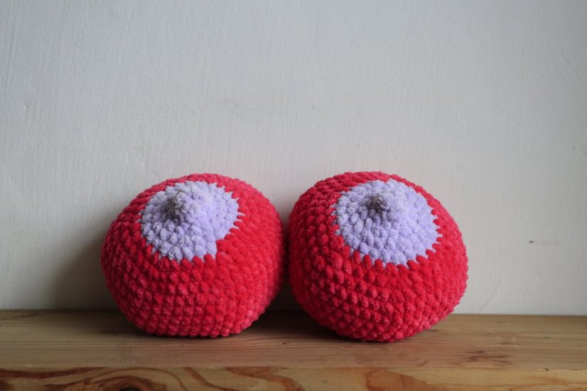 Crocheted Stress-Relief Boobies - Color Therapy at Your Fingertips (1 pair) - Barva: Beige boobs