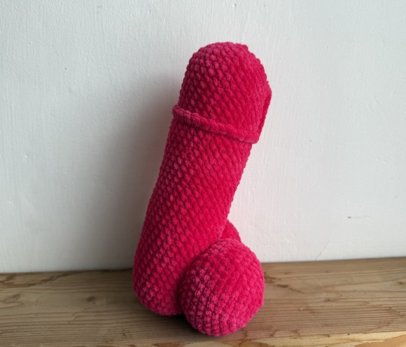 Handmade Crocheted Penis from Chenille Yarn - 10 inch - Barva: Dark violet