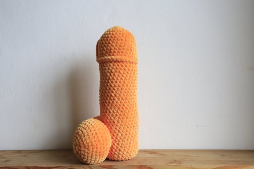 Handmade Crocheted Penis from Chenille Yarn - 10 inch - Barva: Dark violet