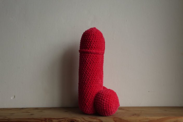 Handmade Crocheted Penis from Chenille Yarn - 10 inch - Barva: cyklamen